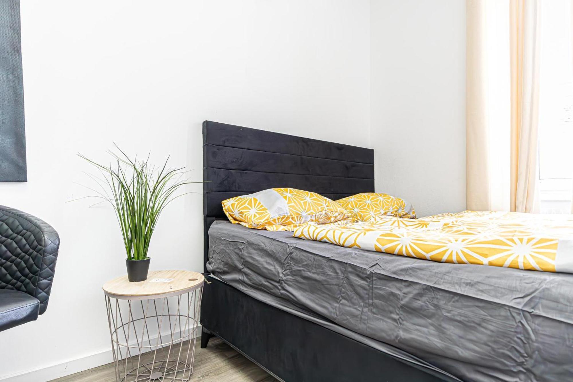 Near Schoenbrunn - Economy Rooms In Shared Apartment At Meidling Train Station Viena Exterior foto