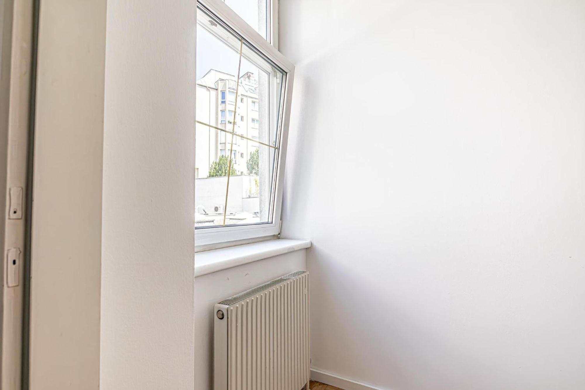 Near Schoenbrunn - Economy Rooms In Shared Apartment At Meidling Train Station Viena Exterior foto