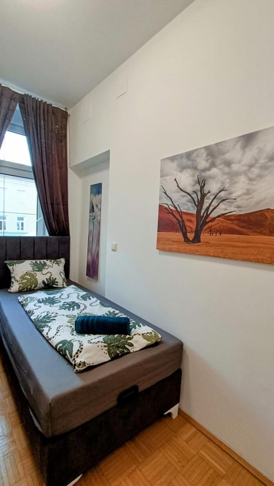Near Schoenbrunn - Economy Rooms In Shared Apartment At Meidling Train Station Viena Exterior foto