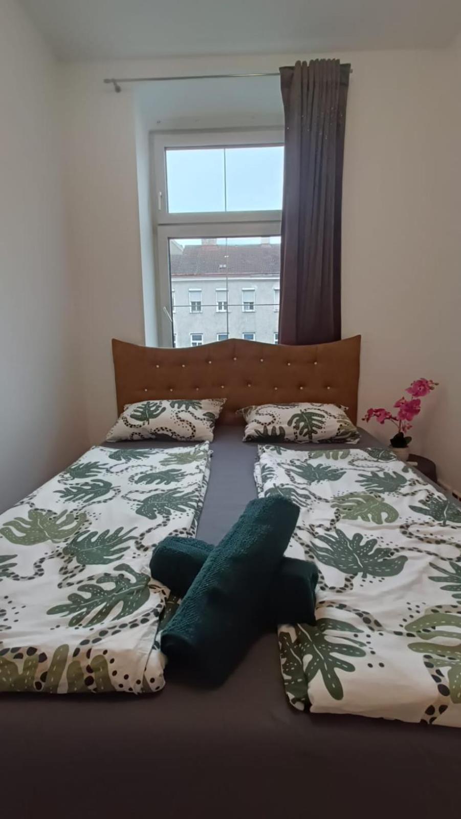 Near Schoenbrunn - Economy Rooms In Shared Apartment At Meidling Train Station Viena Exterior foto